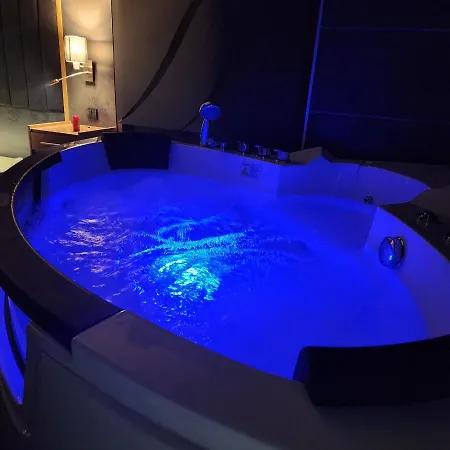 In Club 公寓式酒店 4*