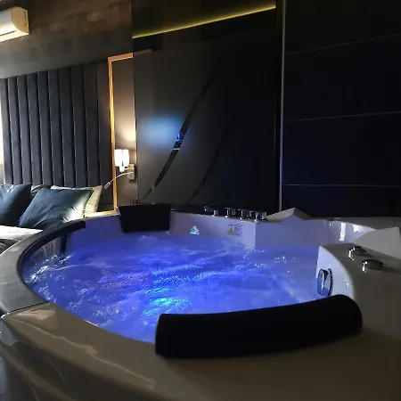 公寓式酒店 In Club 4*