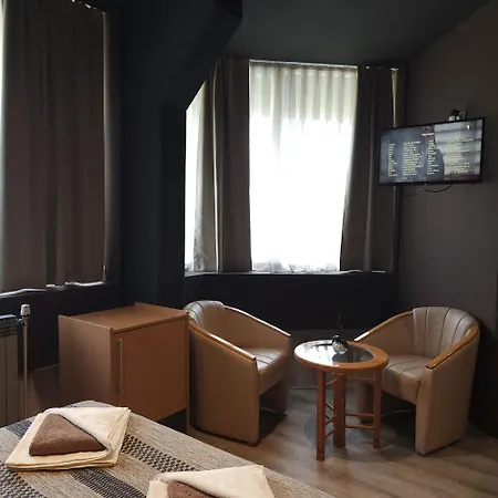 公寓式酒店 In Club 4*